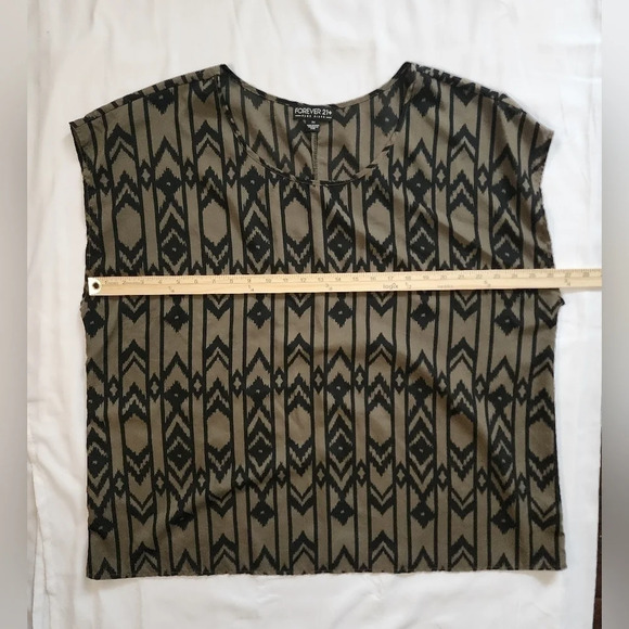 Forever 21 Plus Womens Olive Green Tunic Blouse 3X - Picture 5 of 8